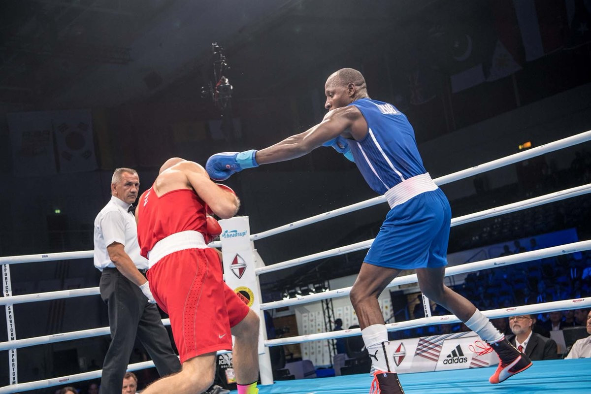 Cuba's Erislandy Savón rounded out a perfect day for Cuba by booking his place in the heavyweight final with a narrow 3-2 win over Kazakhstan's Vassiliy Levit ©AIBA