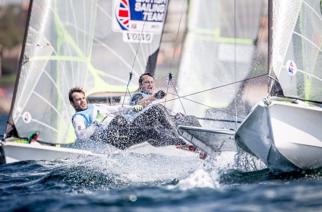 Britain's new pairing Dylan Fletcher and Stu Bithell continue to impress and lead the men’s 49er World Championships in Porto, although they are being pushed hard by Spain's Diego Botin and Iago Lopez ©49er.org