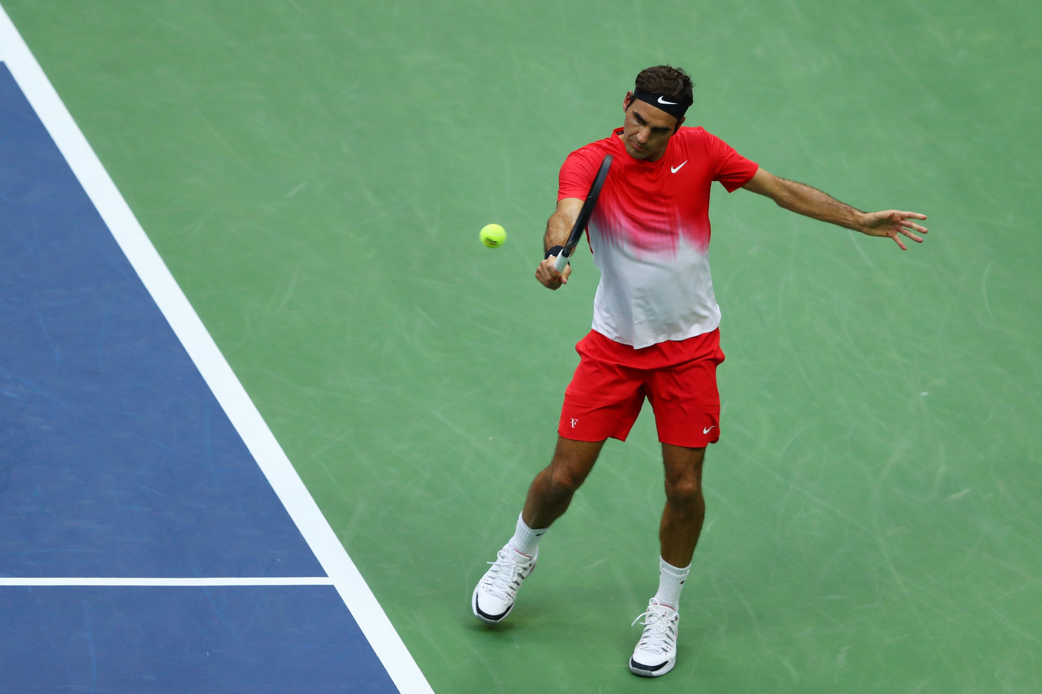 Roger Federer dug deep before winning in five sets ©Getty Images