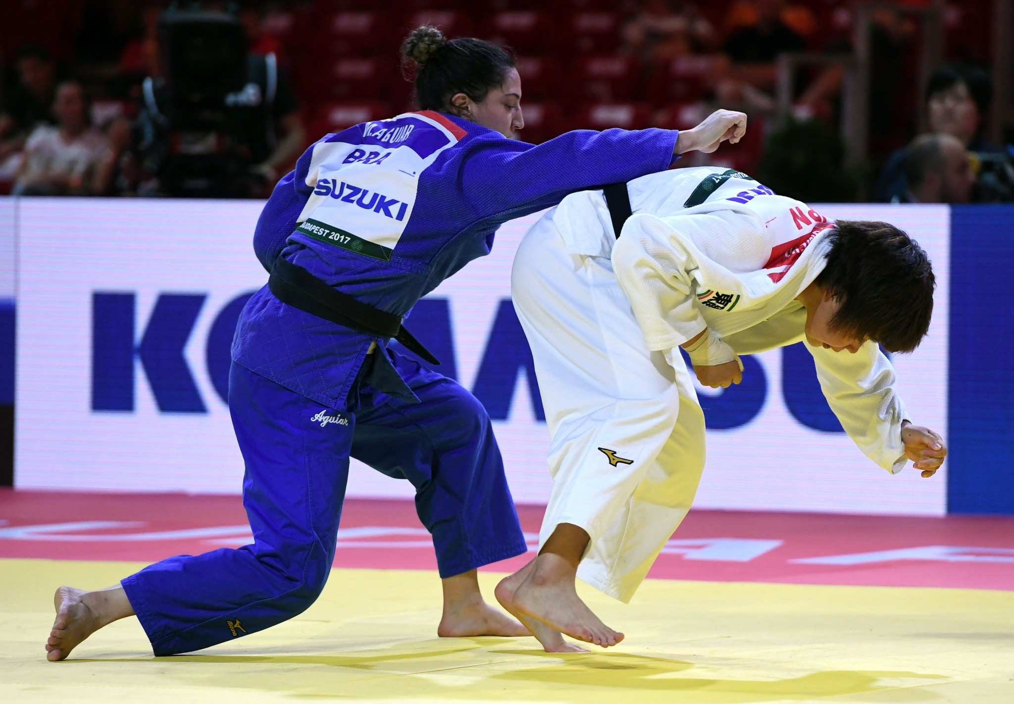 Mayra Aguiar of Brazil clinched her second world title with victory over Mami Useki of Japan in the under 78kg final ©Getty Images