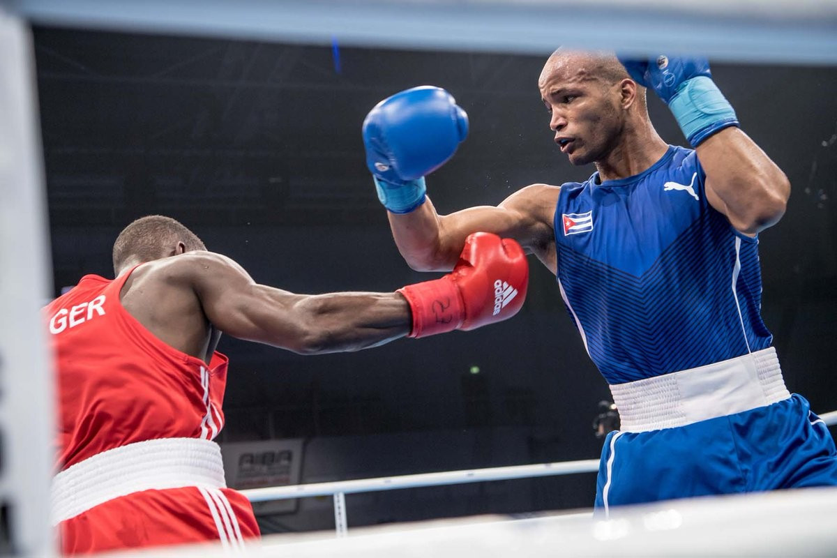 Cuba's Roniel Iglesias overcame Germany's Abass Baraou in the weight division's second semi-final, much to the disappointment of the home crowd ©AIBA