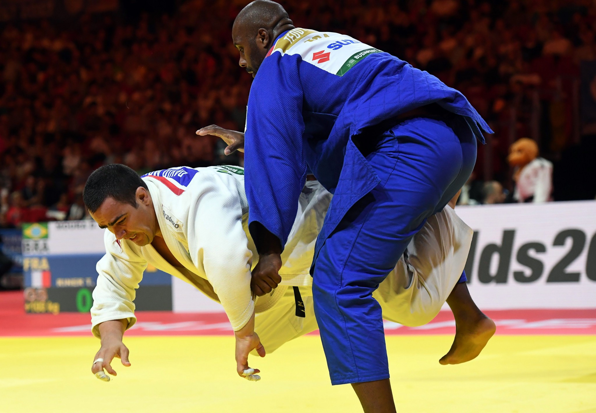 Teddy Riner was pushed all the way in the final by Brazilian opponent David Moura ©Getty Images