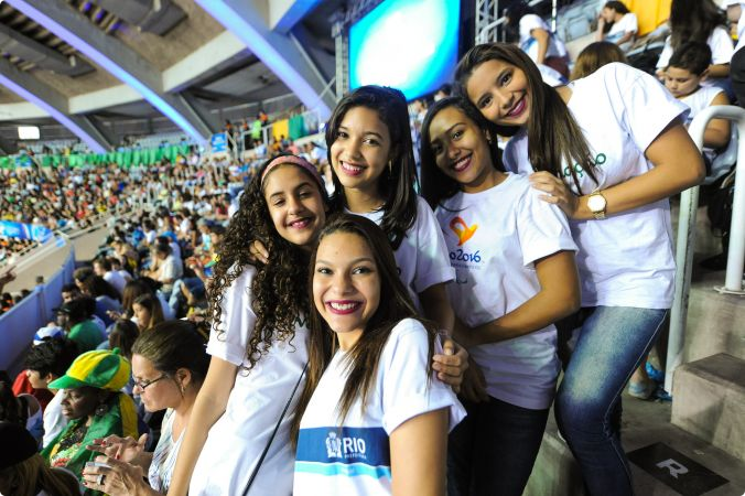 Youngsters attending last month's Volleyball World League Finals as part of the programme ©Rio 2016