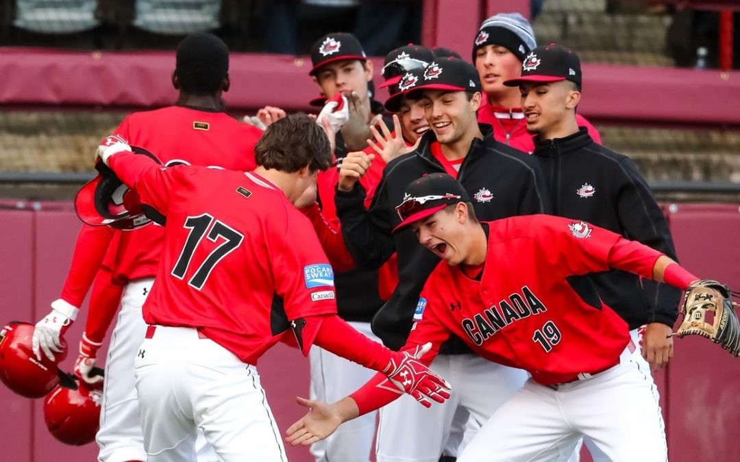 Canada kept their hopes of making the Super Round alive ©WBSC