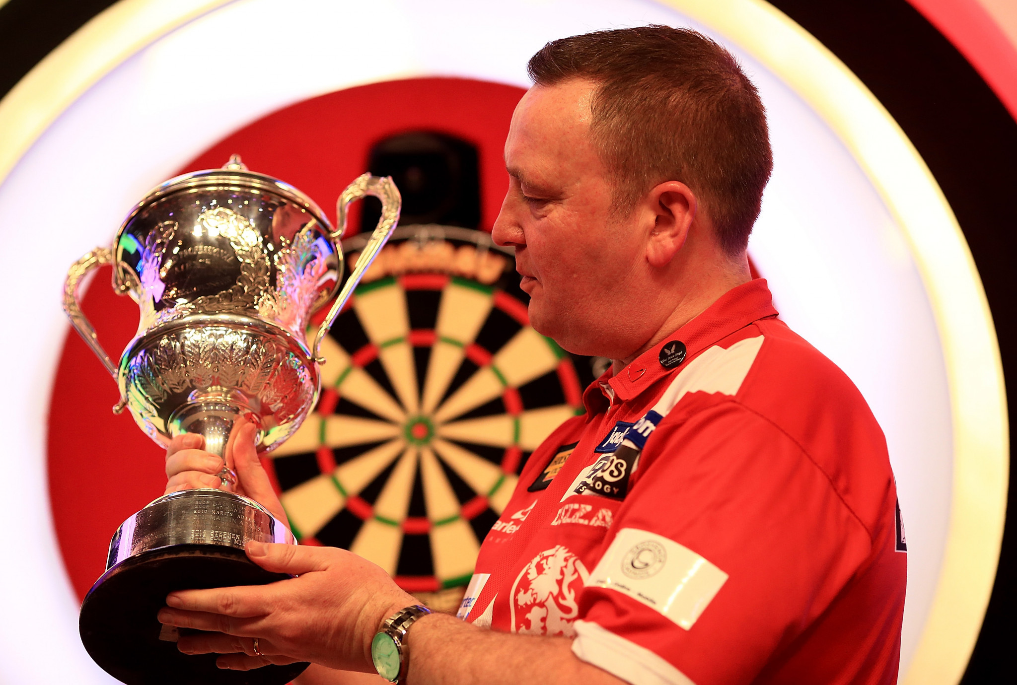 England's Glen Durrant will not have the chance to defend the team title won at the last WDF World Cup as plans to compete in Kobe have been cancelled ©Getty Images