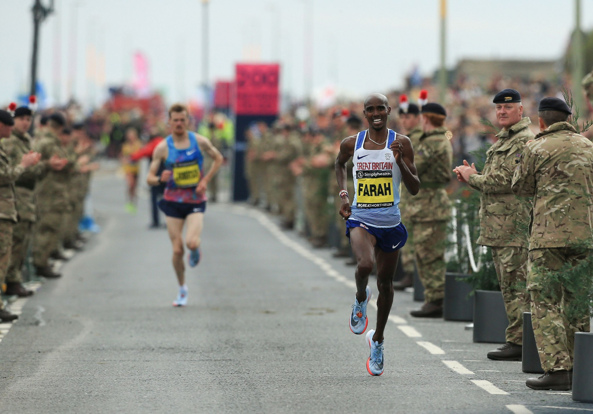 Sir Mo Farah ousprints Jake Robertson to win a fourth consecutive Great North Run title ©Getty Images