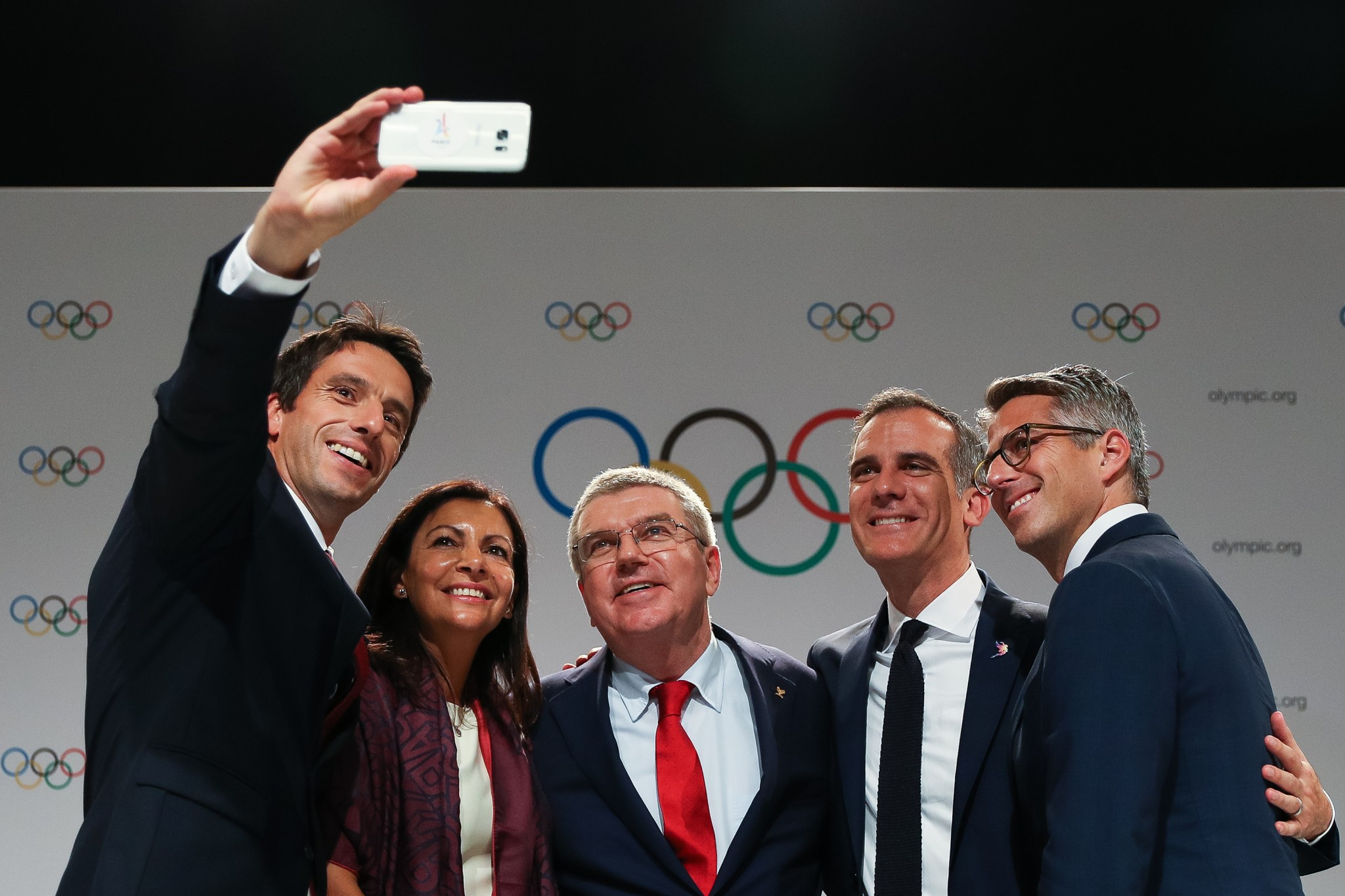 IOC President Thomas Bach hailed the agreement as a win-win-win ©Getty Images