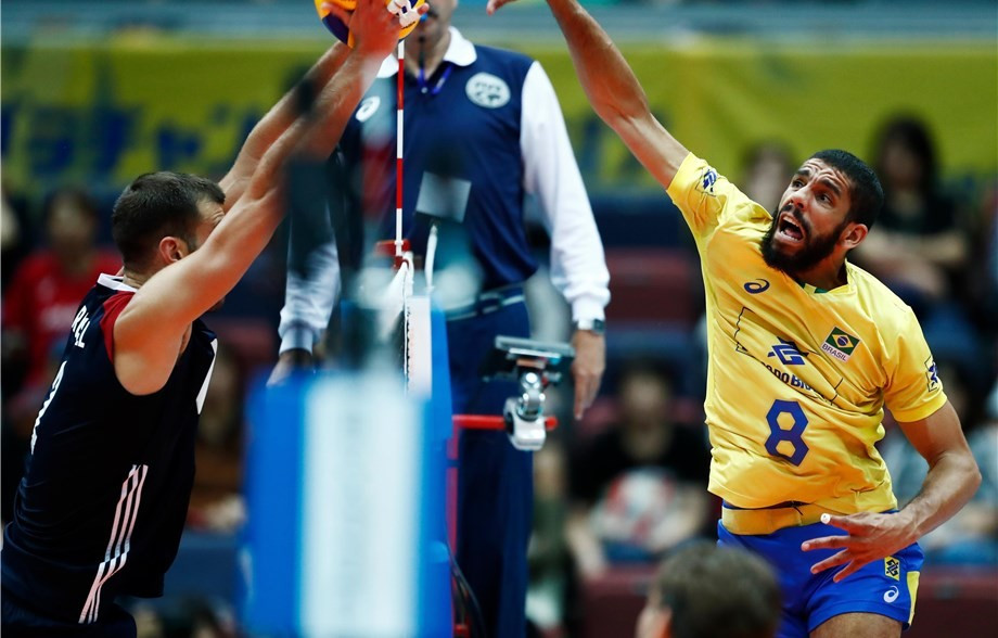 Olympic champions Brazil overcame the United States in five sets today ©FIVB