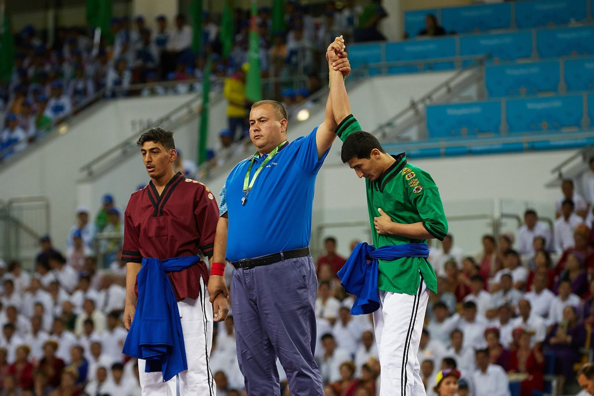 Hosts claim 10 gold medals on first day of Ashgabat 2017 traditional wrestling action