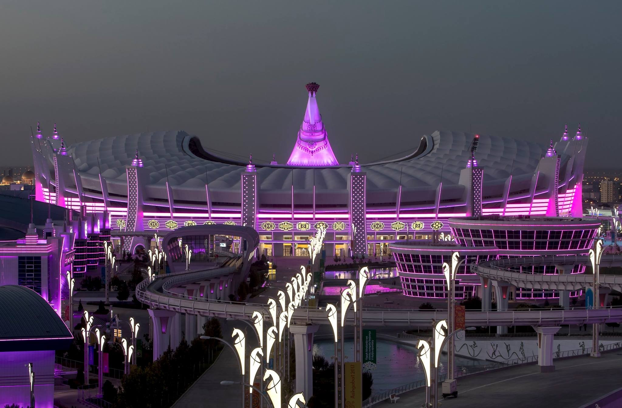 A section of the Opening Ceremony honoured the development of Ashgabat itself ©Ashgabat 2017