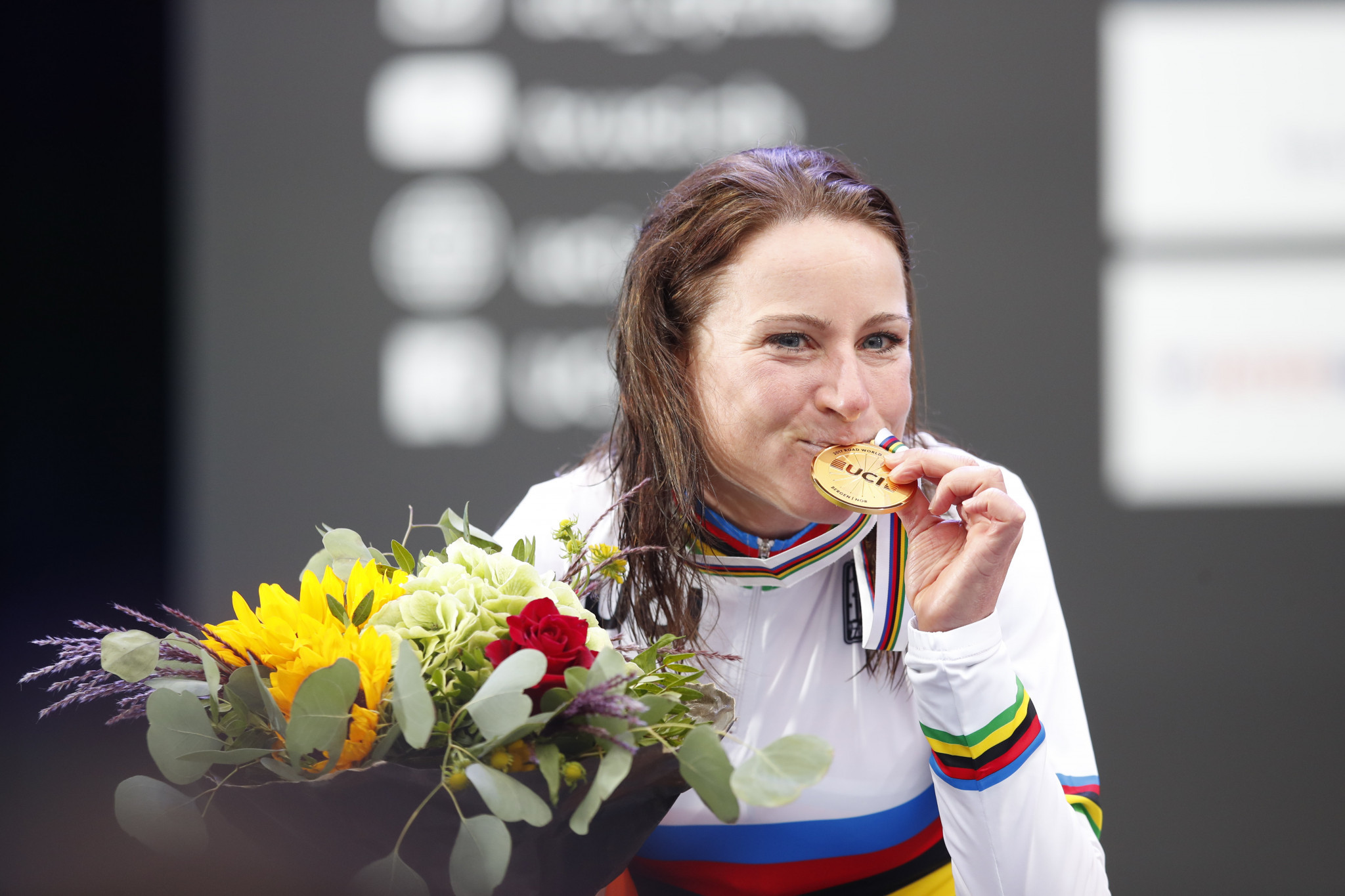 Van Vleuten triumphs as Dutch claim women's time trial one-two at Road World Championships