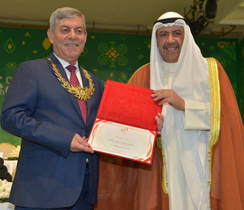 Syrian Olympic Committee President Mowaffak Joumaa received an OCA Merit Award from Sheikh Ahmad Al-Fahad Al-Sabah ©OCA