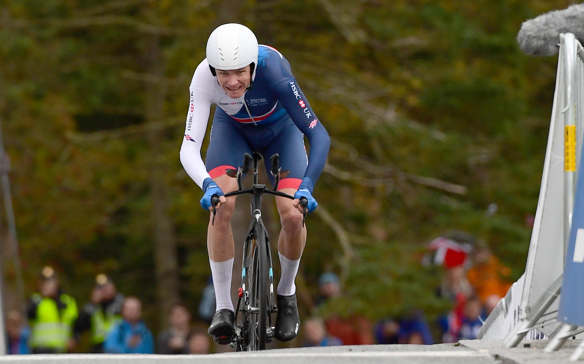 Dumoulin dominates individual time trial at Road Championships