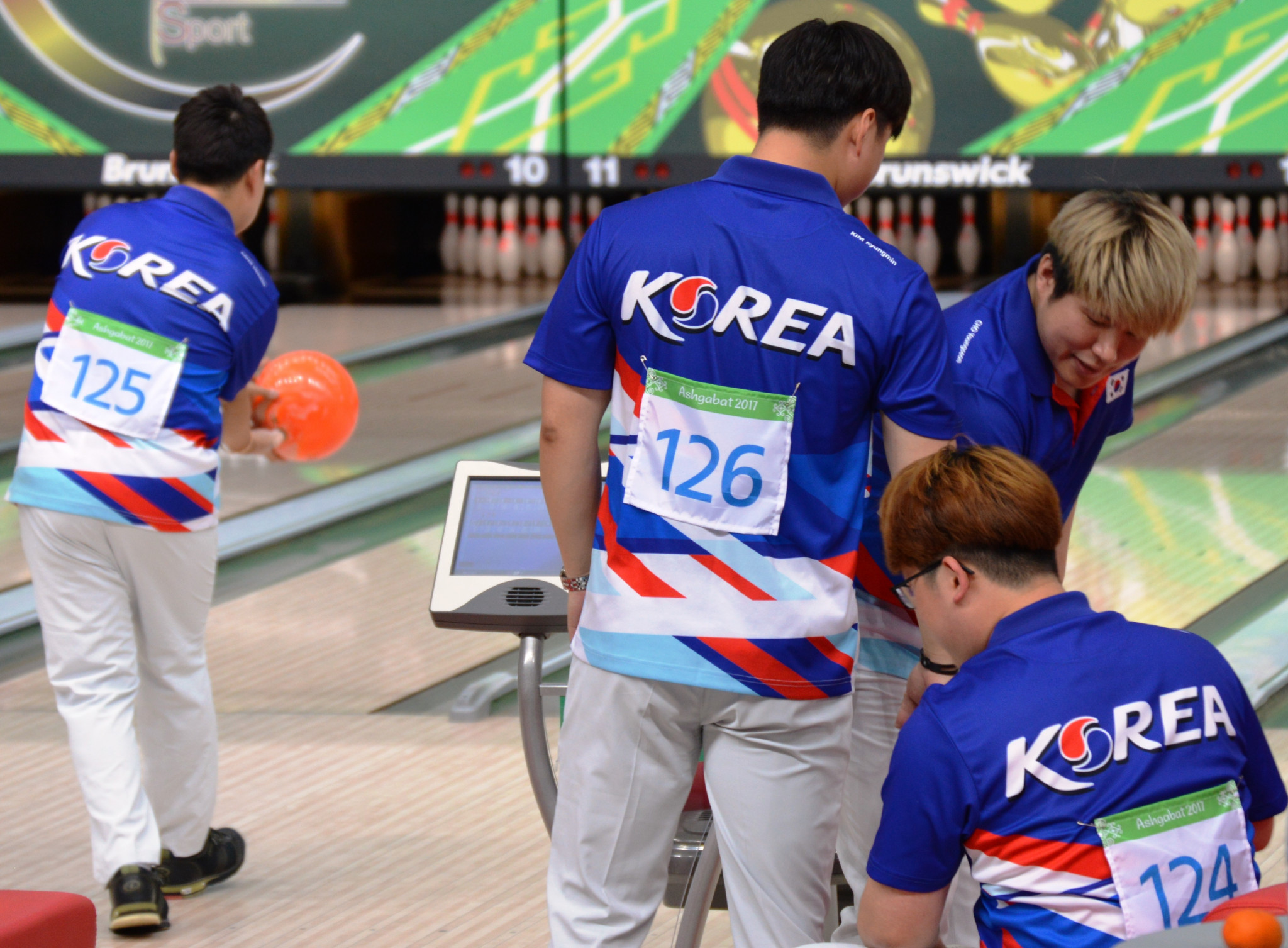 There was an all-South Korean final in the men's doubles bowling event with Cho Young Seon and Kang Heewon overcoming Kim Kyungmin and Choi Bokeum ©OCA