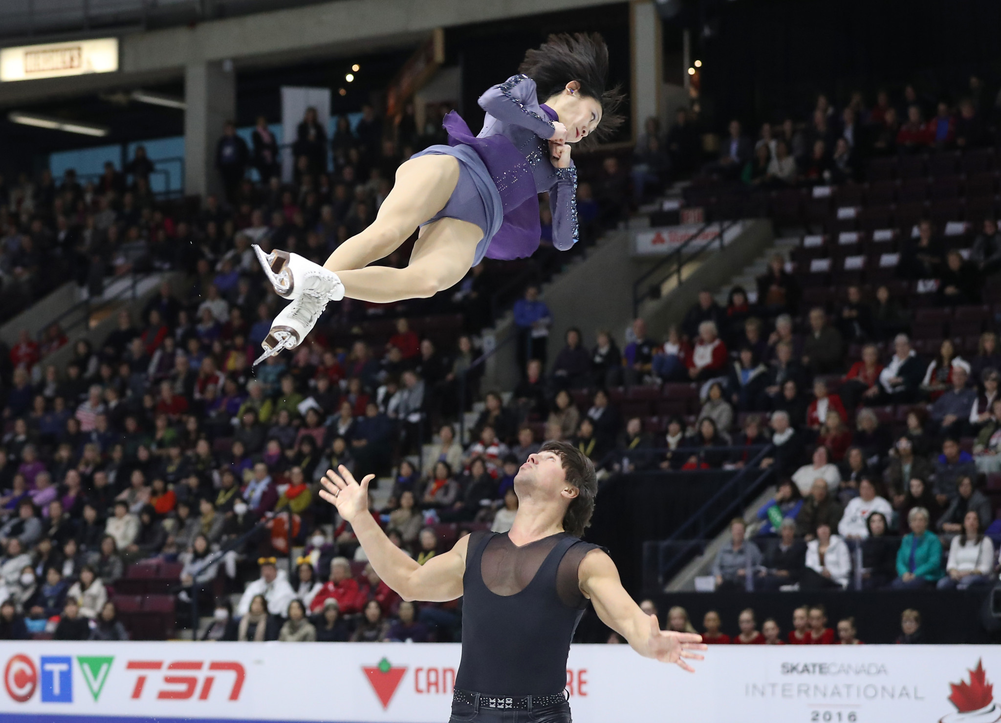 Kavaguti and Smirnov retire from figure skating
