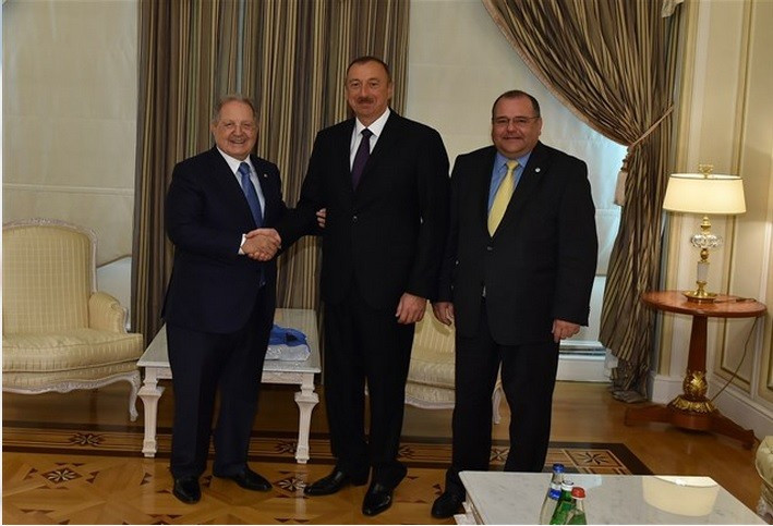 ISSF President Olegario Vazquez Raña (left) met with Azerbaijan President Ilham Aliyev ahead of the opening of the ISSF World Cup