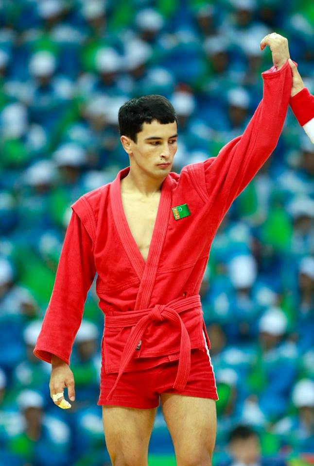 Turkmenistan's Sapar Döwletow won his opening match of the men's under 62 kilograms sambo event before suffering defeat in the quarter-finals ©Ashgabat 2017/Facebook