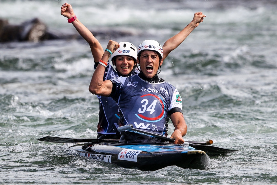 France’s Quentin Dazeur and Stephane Santamaria were fastest qualifiers in the C2 Wildwater category ©ICF