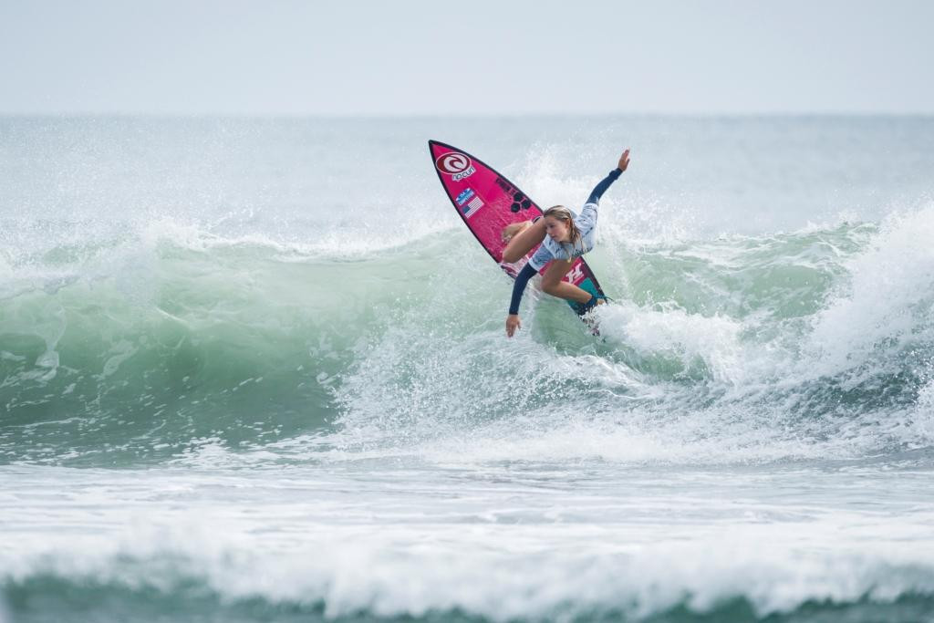 Spencer inspires United States to team title at World Junior Surfing Championship