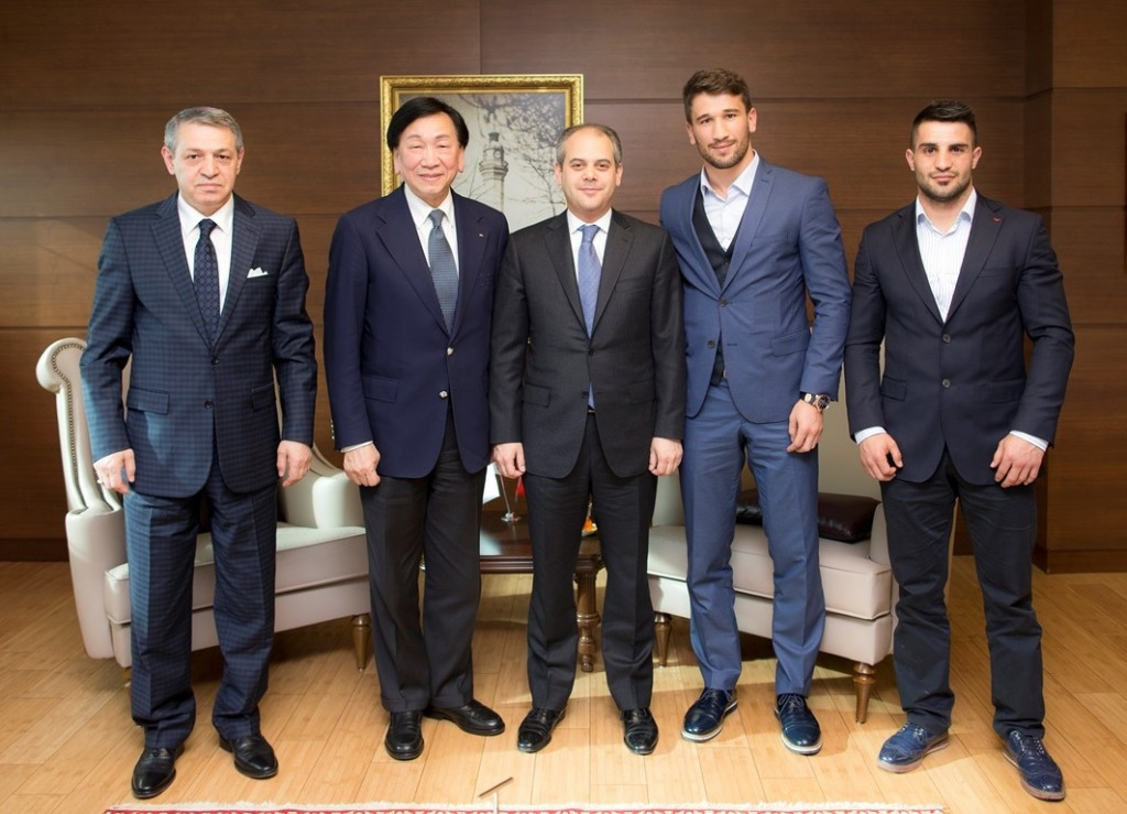 AIBA and Turkey sign hosting agreement for European Rio 2016 qualification event in Istanbul