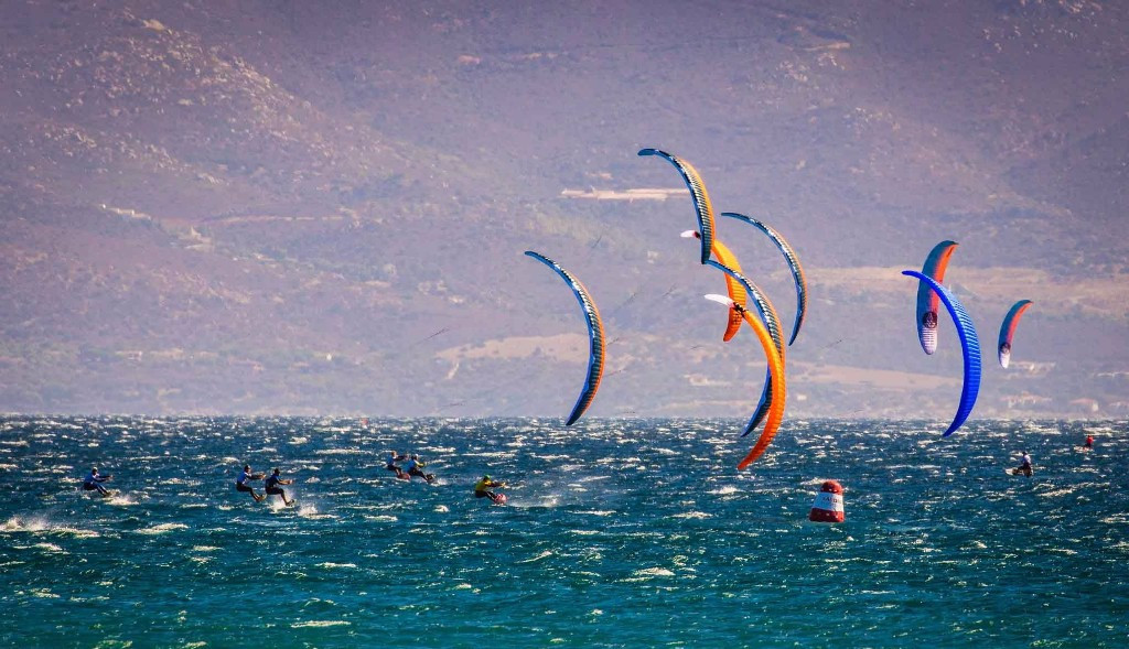 Athletes racing today on the waters of Poetto Beach in Cagliari ©IKA/Alex Schwarz