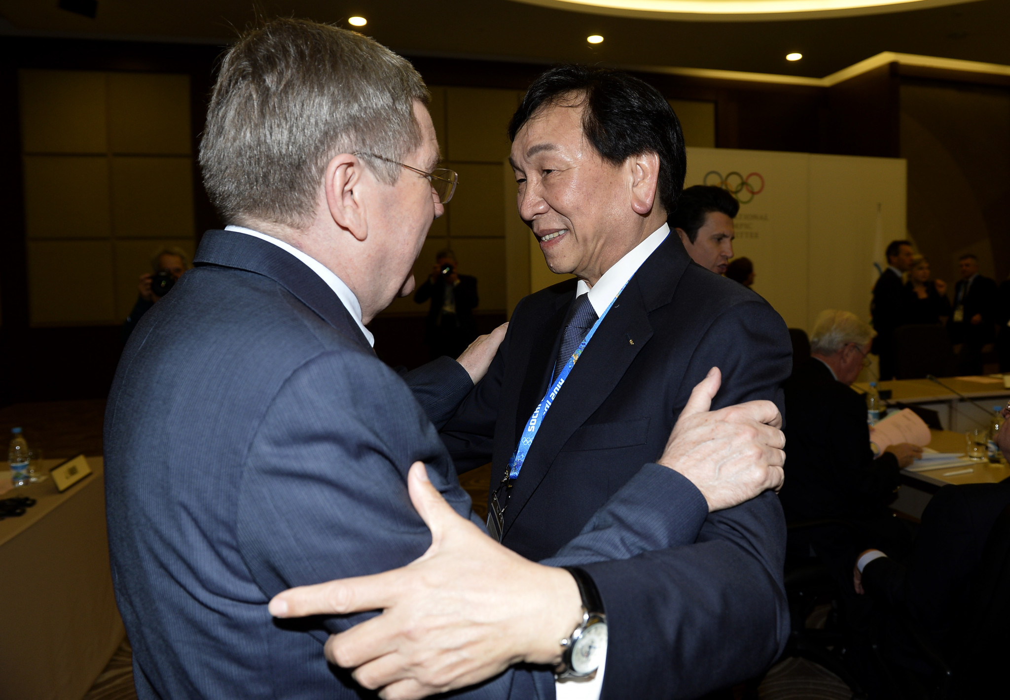 AIBA President C K Wu, right, alongside IOC counterpart Thomas Bach ©Getty Images