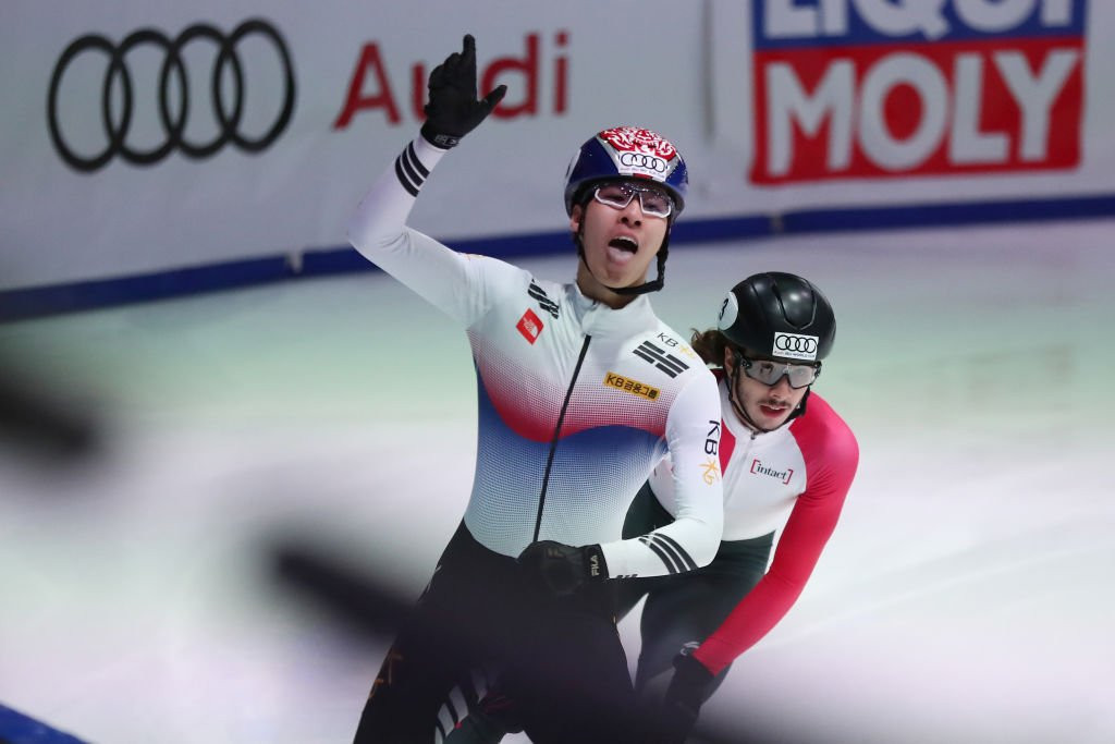 South Korea also enjoyed success in the men's 1,500m race as Hwang Dae-heon powered home to secure the gold medal ©ISU