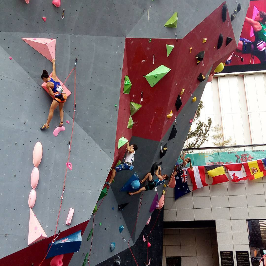 The lead semi-finals were pushed back to tomorrow due to heavy rain ©IFSC