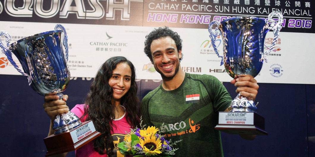 The Hong Kong Open winners in 2016, Ramy Ashour, right, and Nouran Gohar ©PSA
