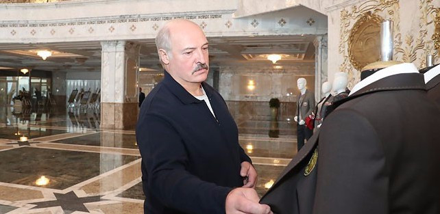 Lukashenko approves Belarus uniforms for Pyeongchang 2018