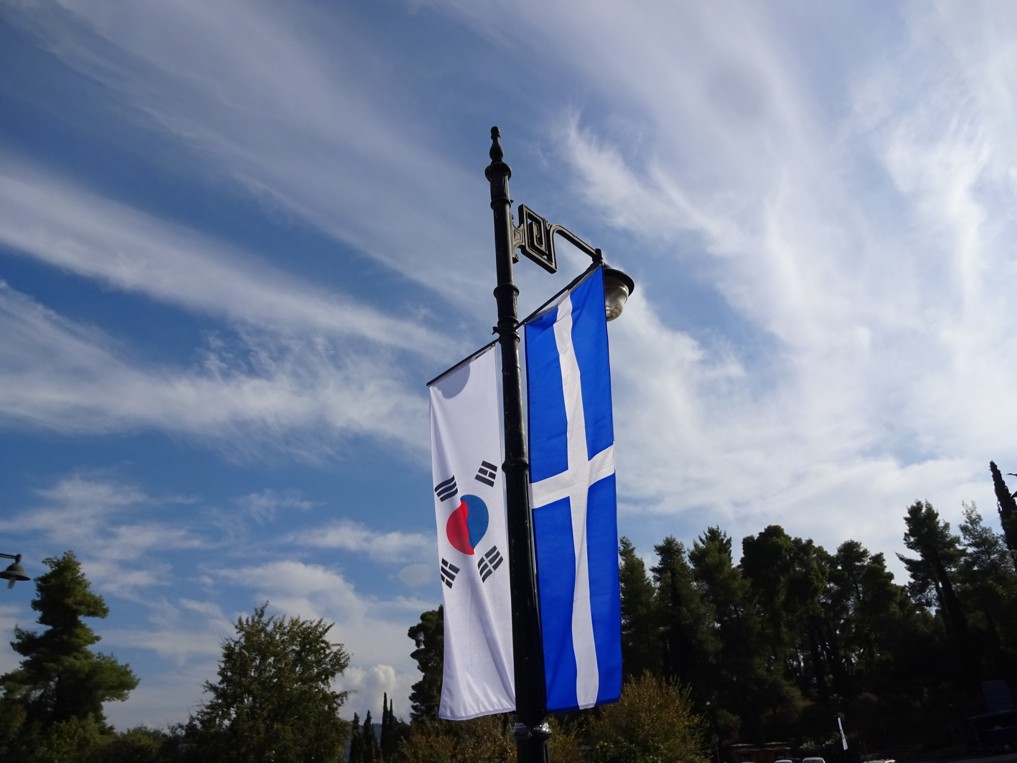 South Korean and Greek colours hang before the ceremony ©ITG
