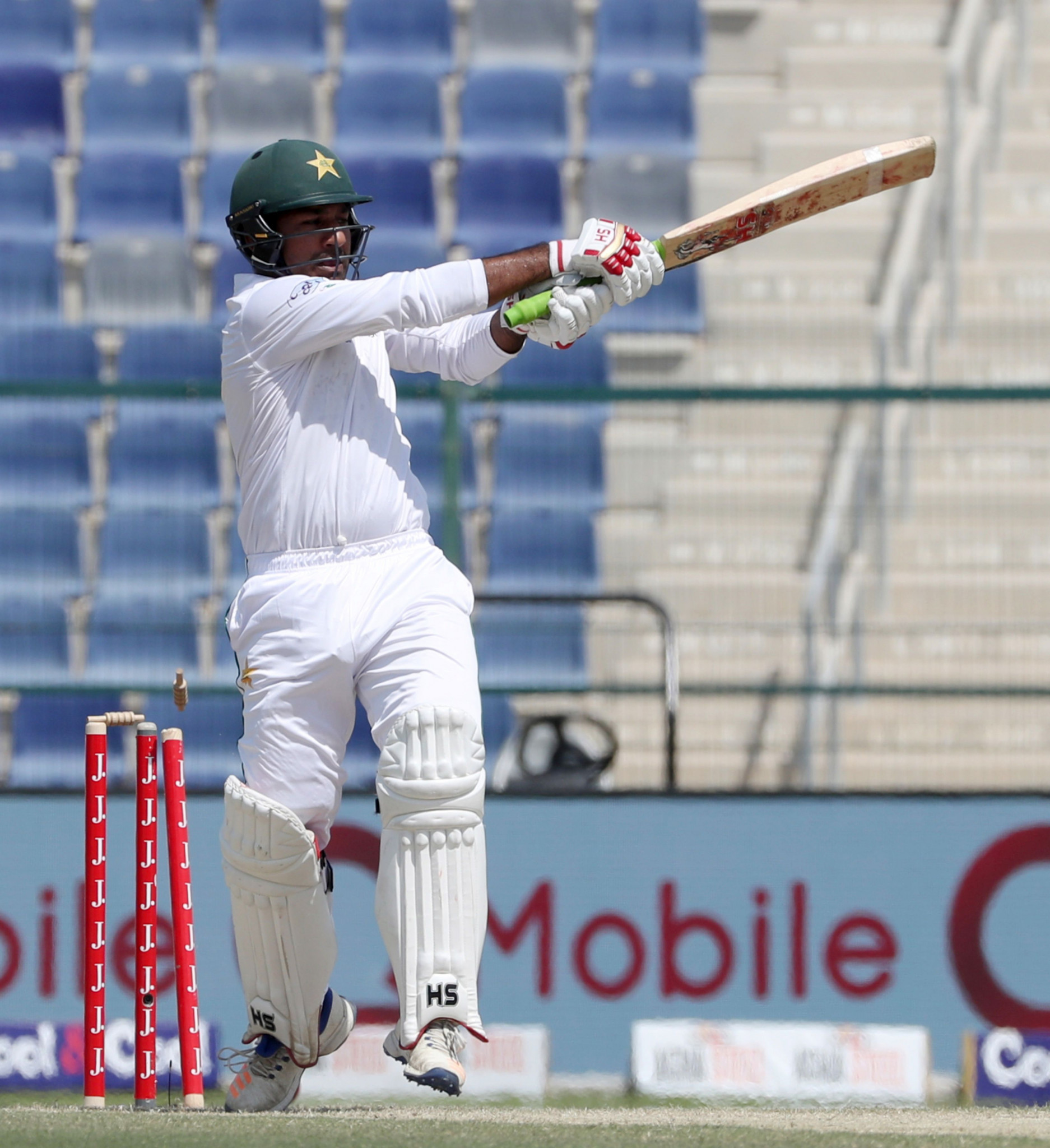 Pakistan cricket captain reports spot-fixing approach