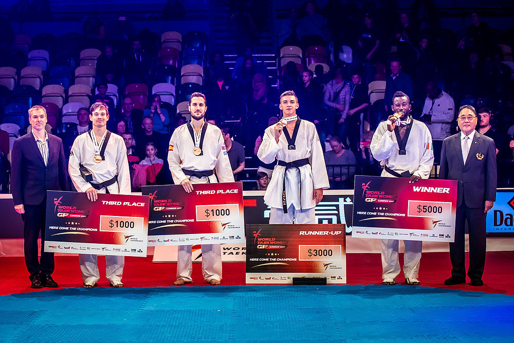 Each of the weight category's medallists were awarded cash prizes ©World Taekwondo
