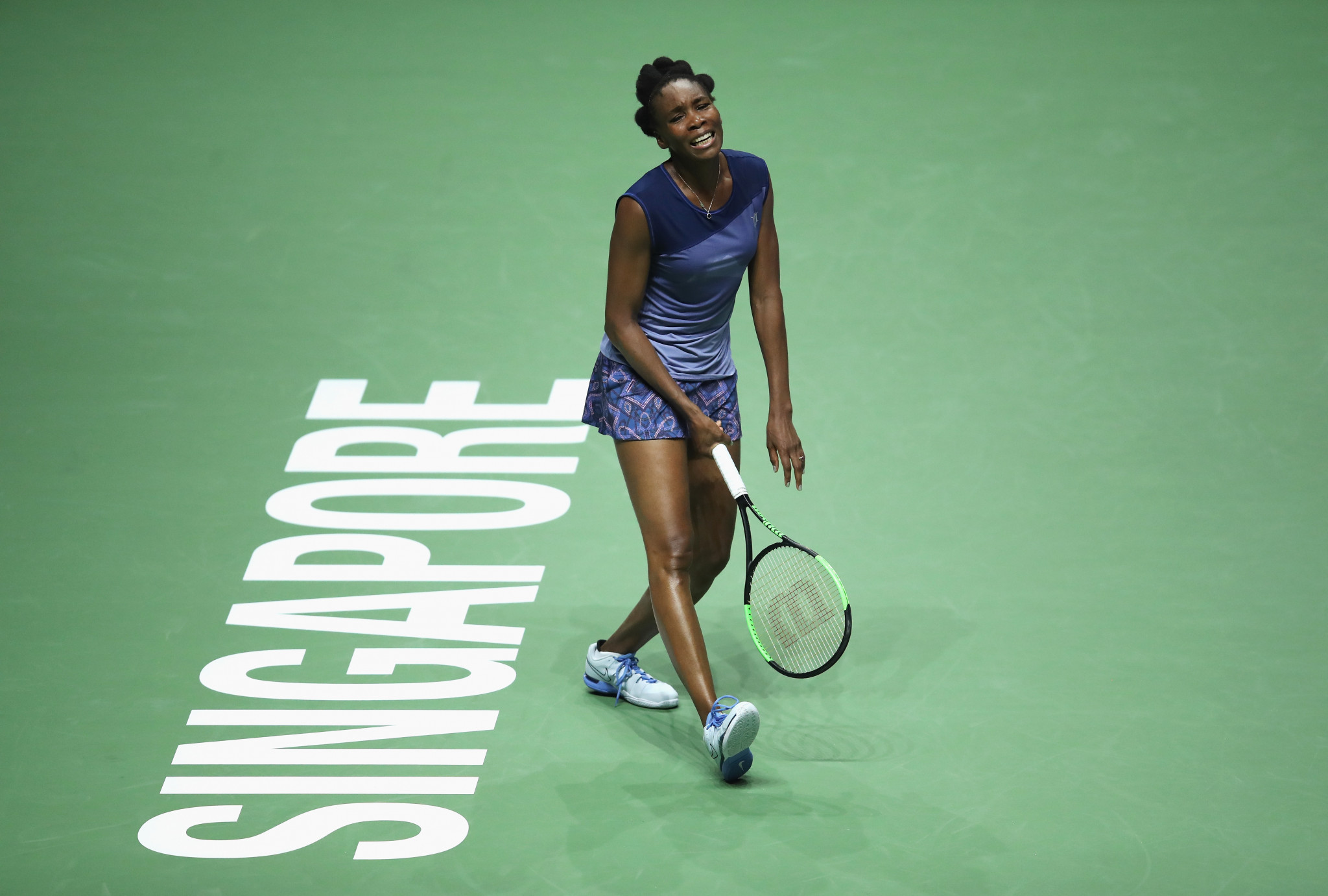 Venus Williams battles to three-set victory at WTA Finals