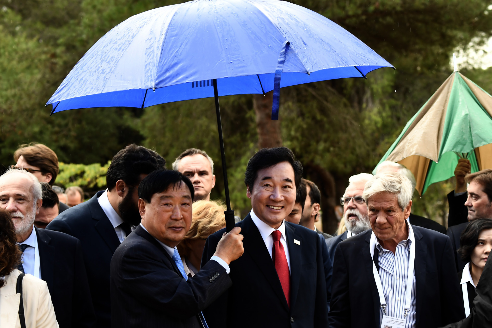 South Korean Prime Minister Lee Nak-yeon attended the event, which had come under threat due to showers ©Getty Images