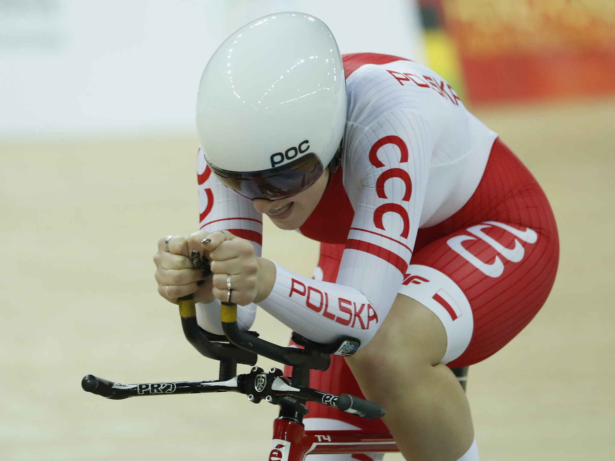 Home favourite, Poland's Justyna Kaczkowska, won gold in the individual pursuit ©UCI