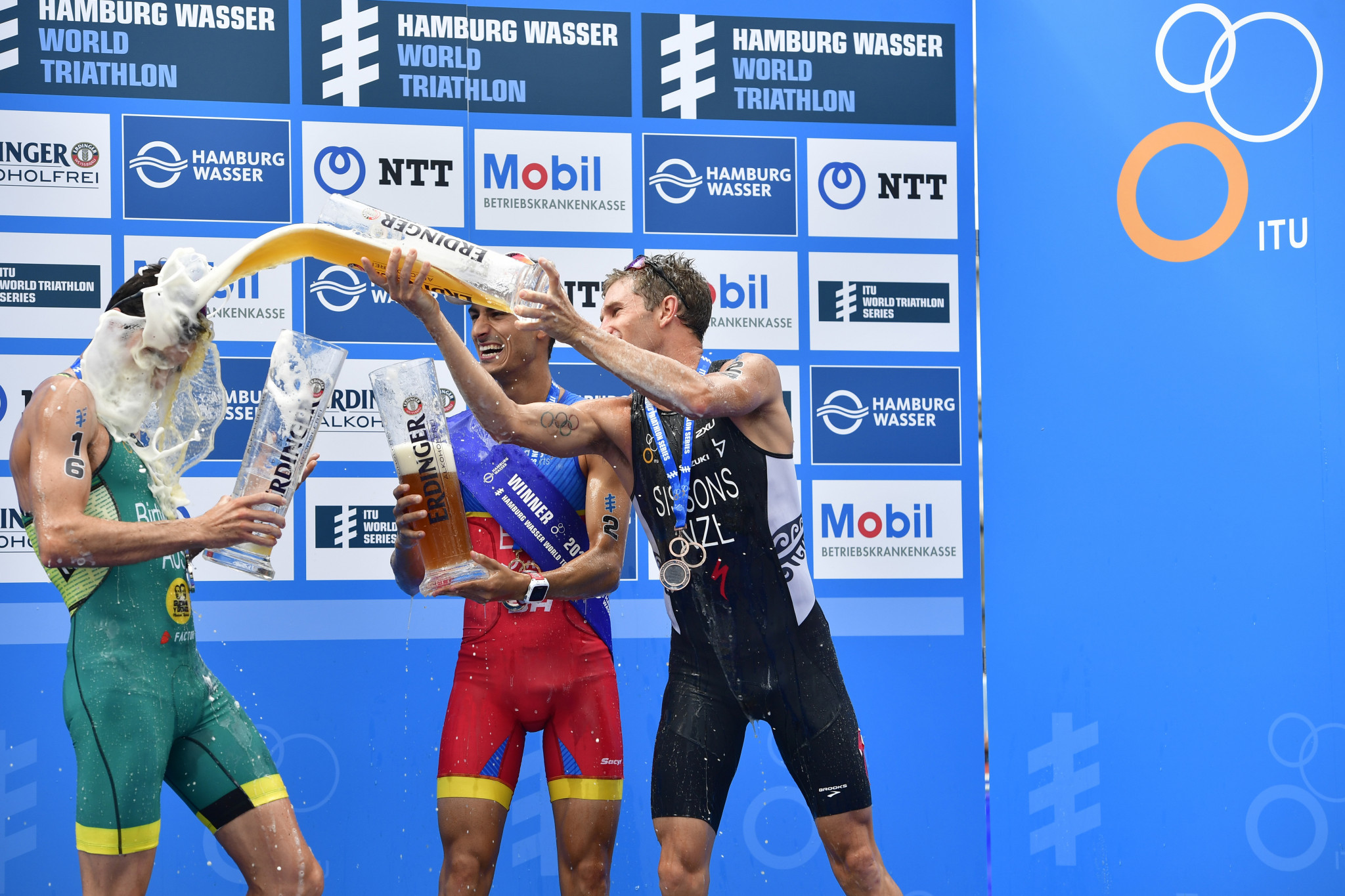 Ryan Sissons, right, finished third at the Hamburg World Triathlon Series event earlier this year ©Getty Images