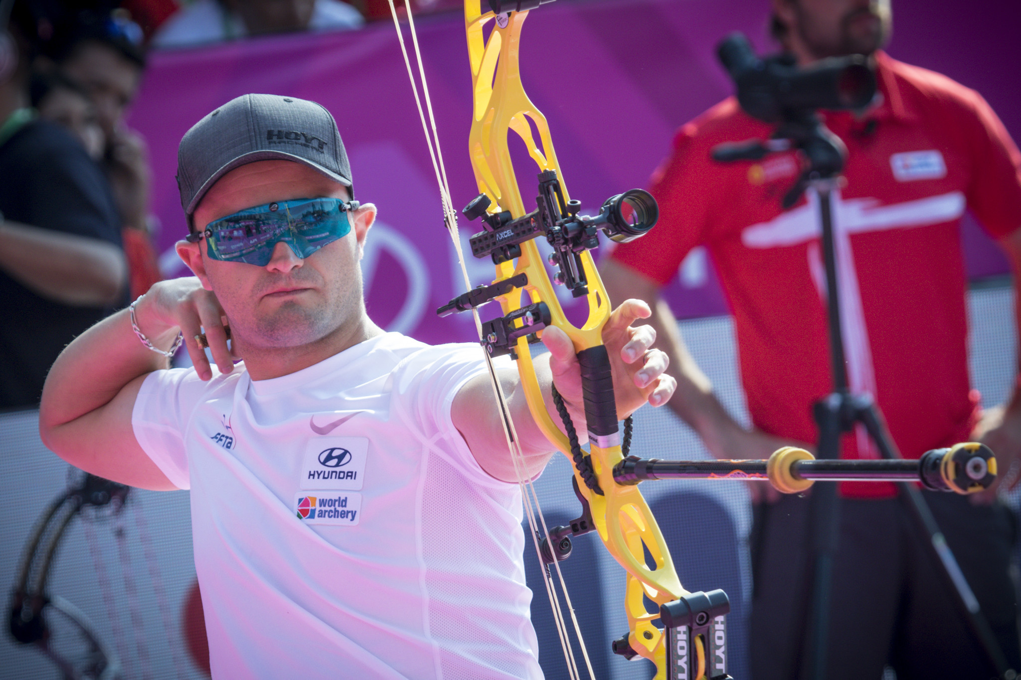 Peineau and Hansen set to renew rivalry at first Indoor Archery World Cup of season