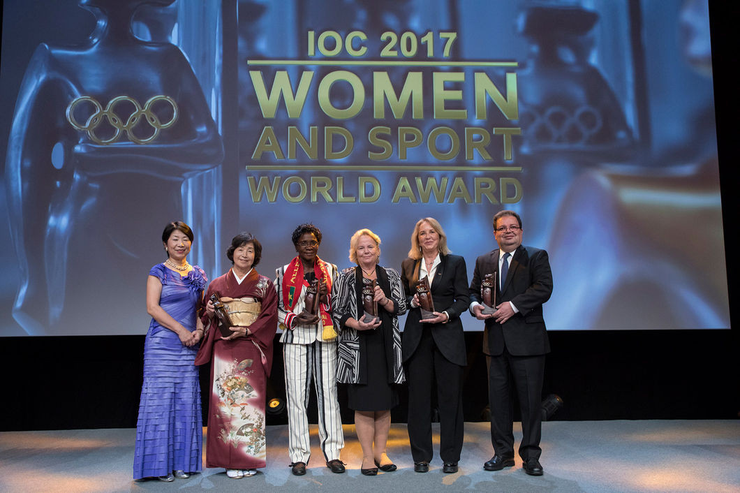 Continental winners pose during the Women in Sport Awards ©IOC/Flickr