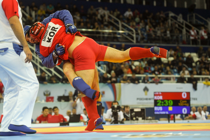 Russia's Denis Goltsov retained his combat men’s over 100kg title by defeating South Korea's Lee Sangsoo ©FIAS