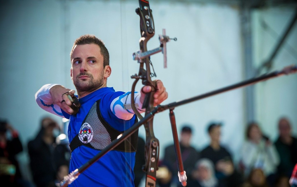 Reigning world champion Sebastien Peineau of France comfortably reached round two ©World Archery