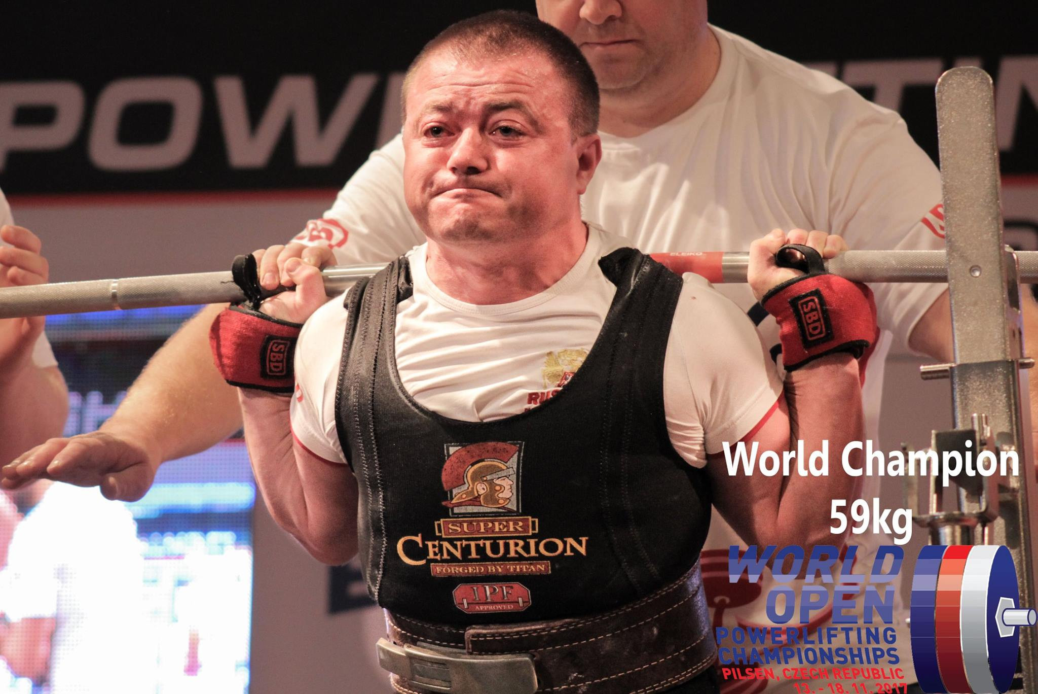 Russia’s Sergey Fedosienko won the 59kg title ©IPF