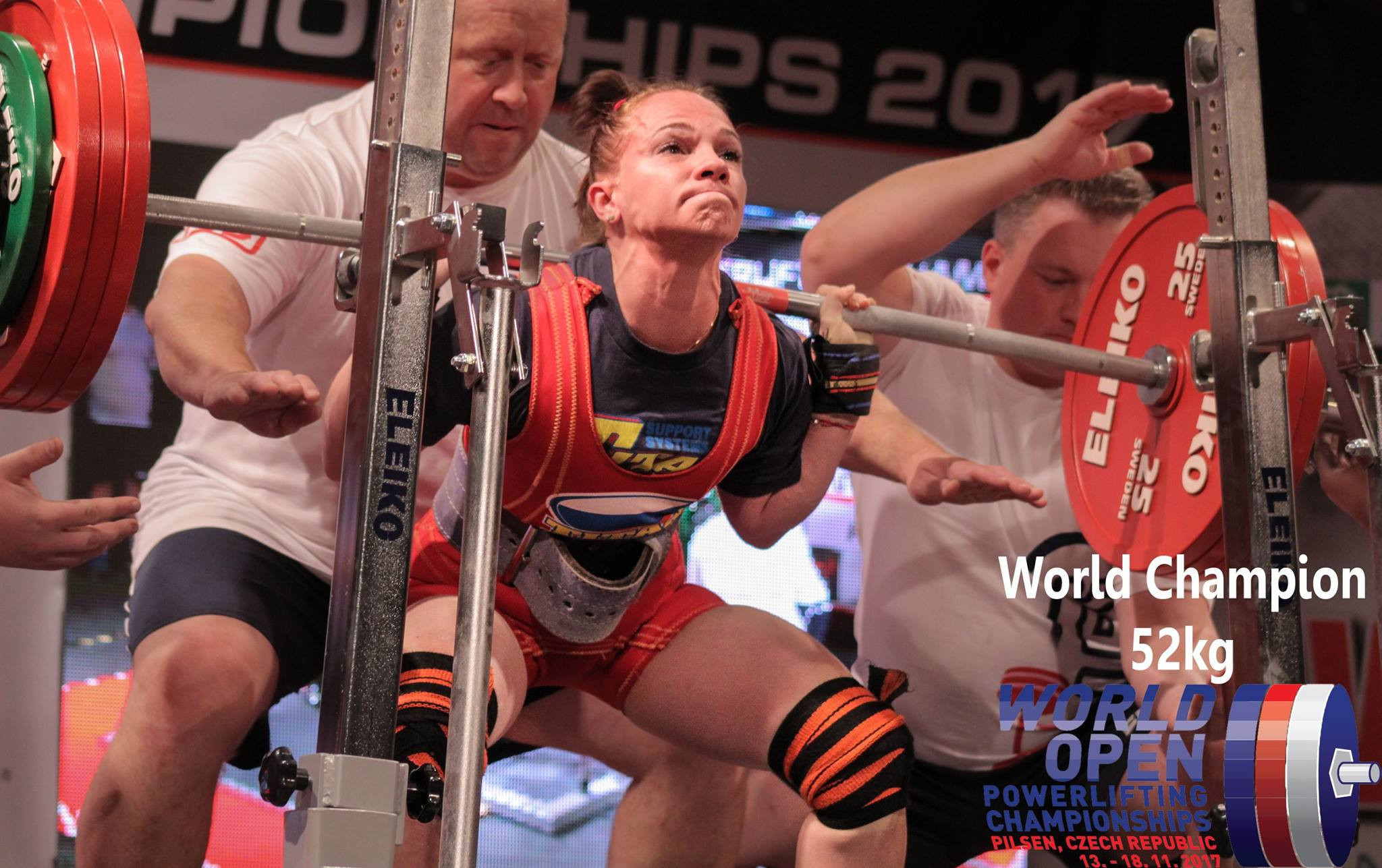 Natalia Salnikova won gold in the women's 52kg event ©IPF