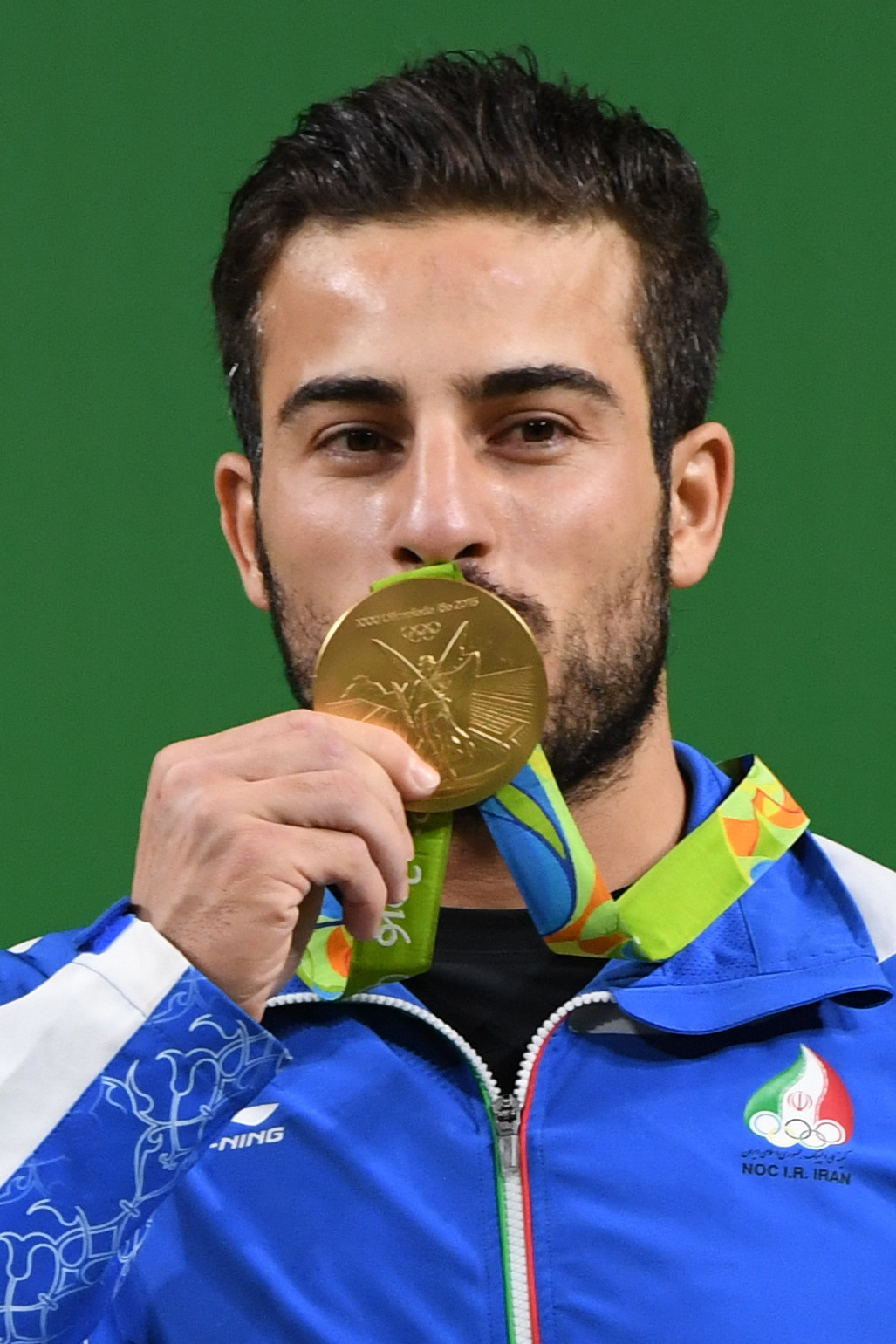 Olympic weightlifting champion to donate gold medal to help earthquake victims