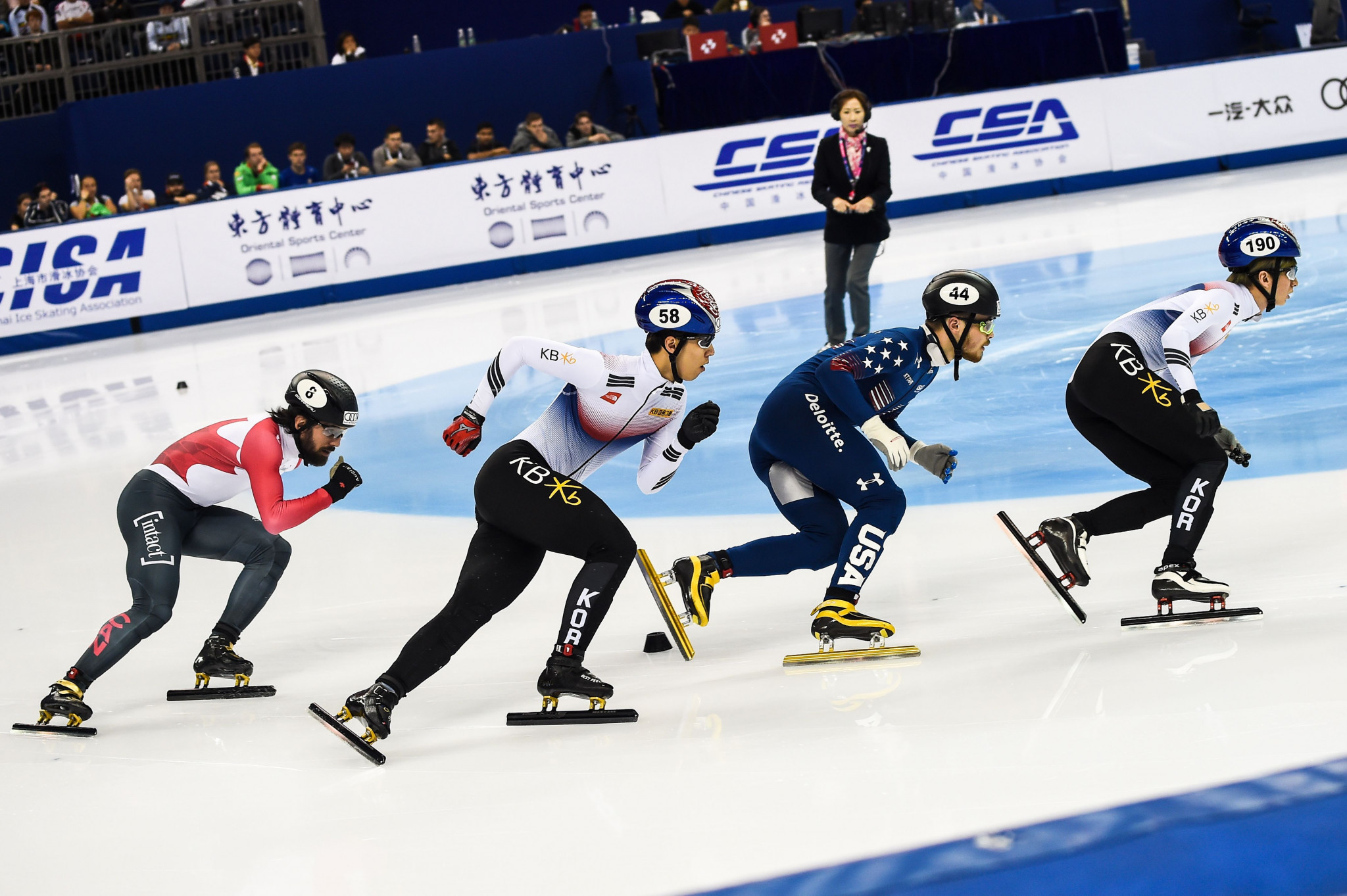 Hwang Dae-heon, second left, is among the South Korean skaters aiming for victory in Seoul ©Getty Images
