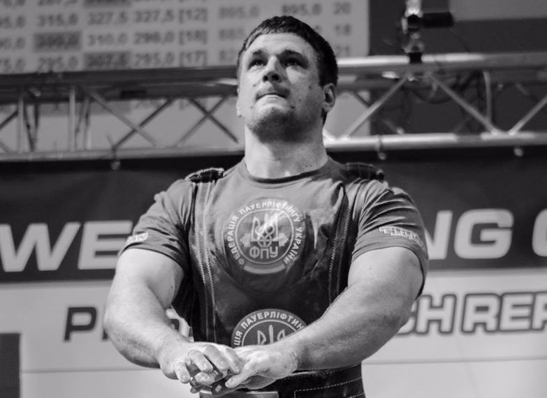 Dmytro Semenenko earned gold in the men's under-105kg competition ©IPF