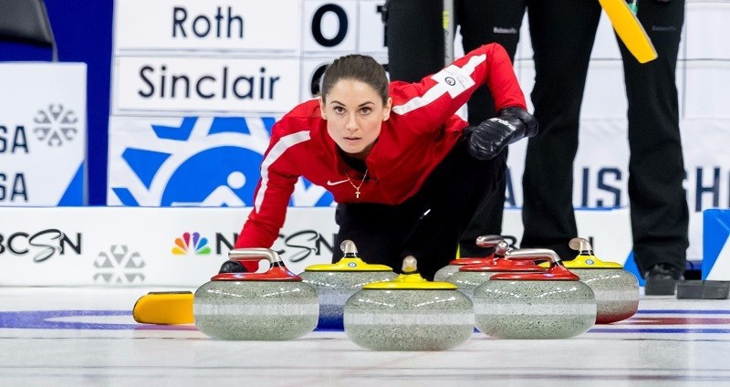 Jamie Sinclair’s team survived an extra-end thriller against Nina Roth to force a third women's game tomorrow ©Rich Harmer/USA Curling
