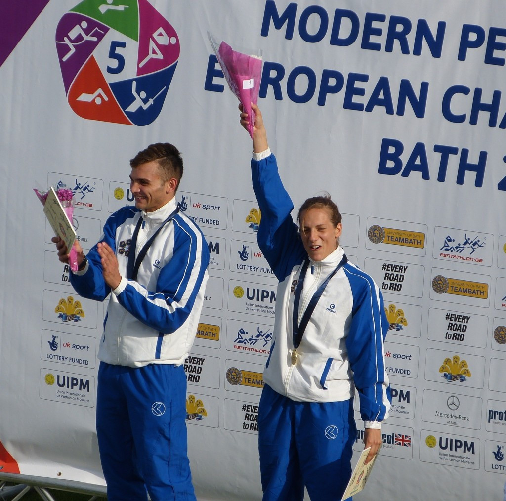 Italy’s Camilla Lontano and Valerio Grasselli claimed mixed relay gold at the 2015 Modern Pentathlon European Championships ©UIPM