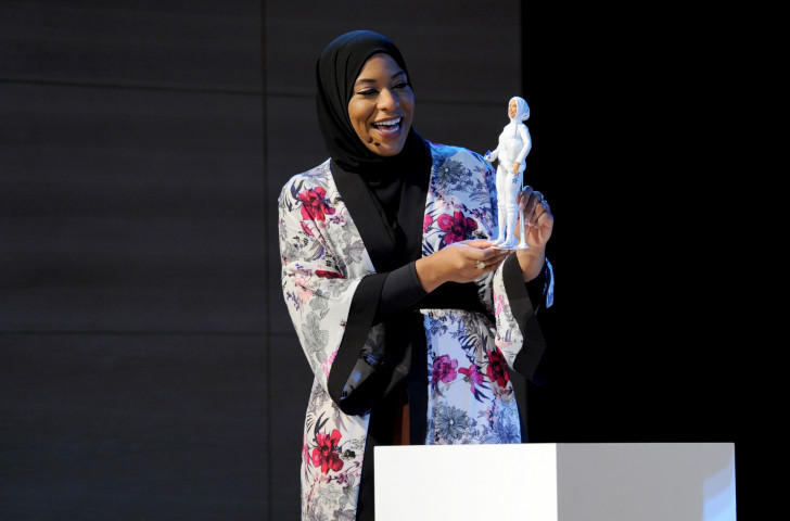 American Olympic fencer Ibtihaj Muhammad views the new Barbie doll created in her image ©Getty Images