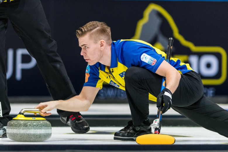 Defending men's champions Sweden booked their place in the play-off round at the European Curling Championships ©WCF